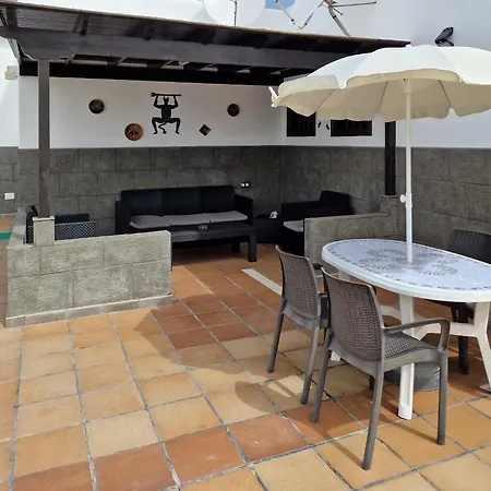 Lola Playa Blanca