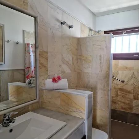 Villa Lola