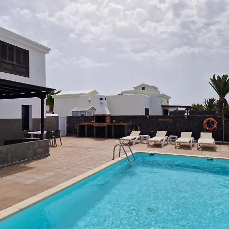 Lola Villa Playa Blanca